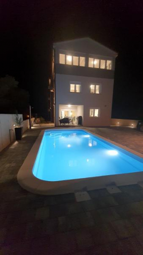 APARTMANI IKAS -Sveti Filip i Jakov